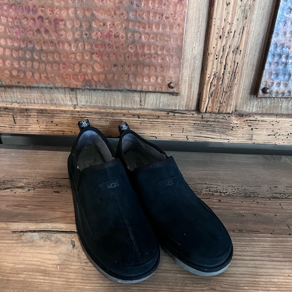 UGG mens Romeo slipper shoes suede! Cozy loafers or slippers